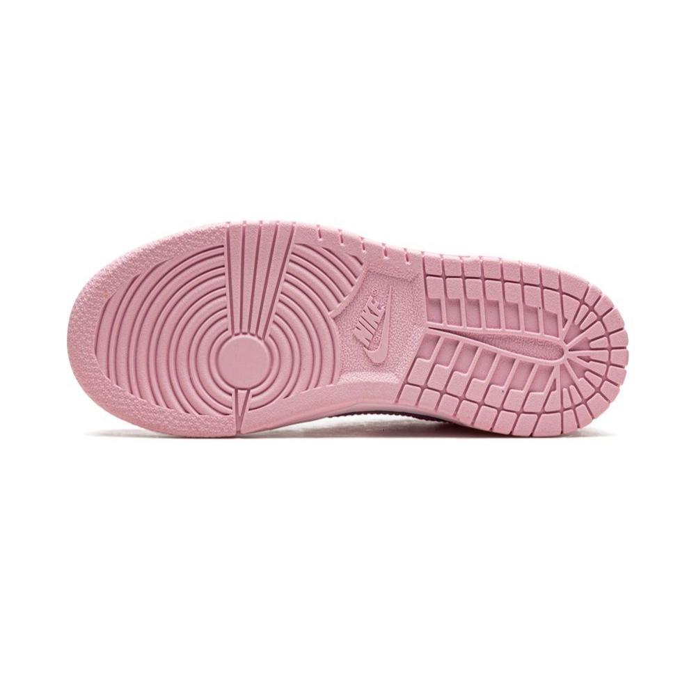 Nike Dunk Low Triple Pink