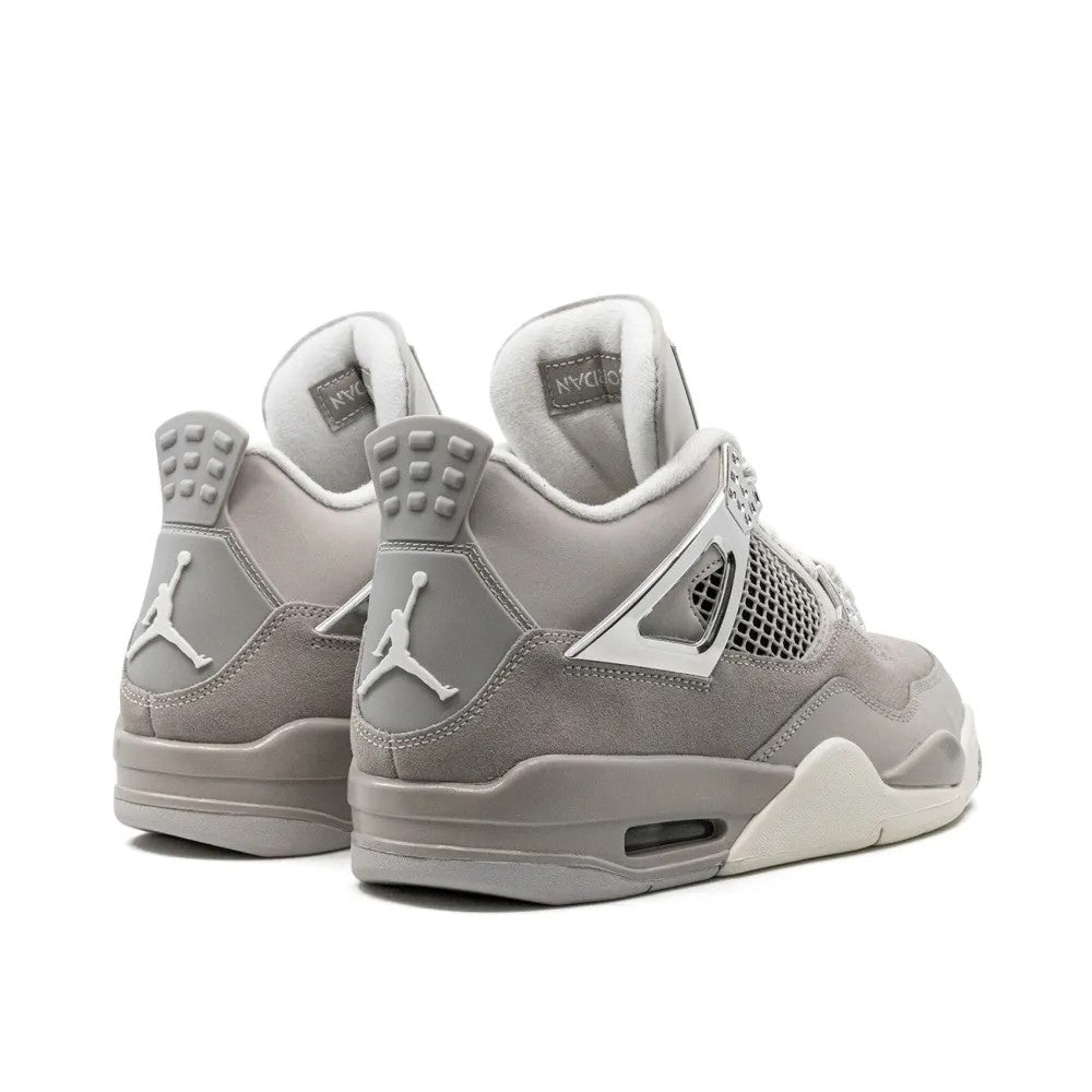 Jordan 4 Retro Frozen Moments