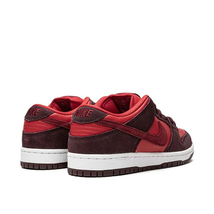 Nike SB Dunk Low Cherry